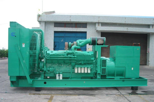 尼玛工厂发电机应急发电时如何更准确地检查发电机状态？