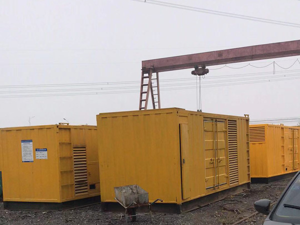 尼玛100kw柴油发电机组每小时油耗？