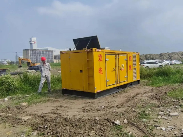 尼玛冬季低温环境下，发电机组启动电瓶的容量需求是否会增加？