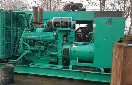 尼玛发电机组如何判断水冷式机油散热器内部是否需要清洗？